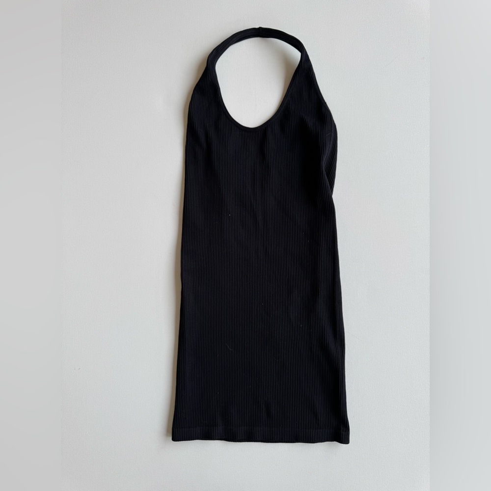 ✨Ribbed Black Mini Halter Dress✨
Size: S/M